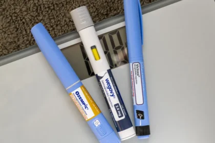 Uso de canetas emagrecedoras por idosos requer cuidados, diz geriatra