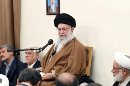 Mortes em protestos no Irã chegam a 5.000, diz agência; Khamenei faz ameaça