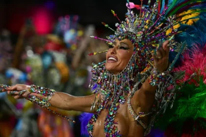 Estreia tumultuada de Virginia e sambas fortes marcam última noite de desfiles