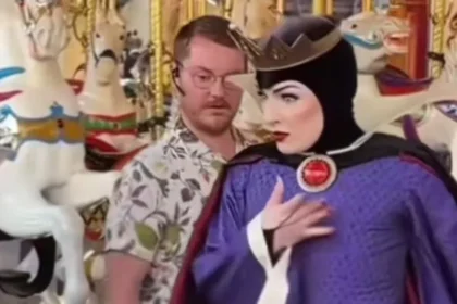 Rainha Má da Disney viraliza por sua atuação e acaba... demitida