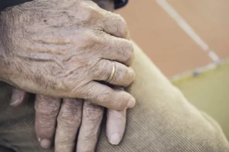 Cerca de 300 mil idosos brasileiros têm algum grau de TEA, diz estudo