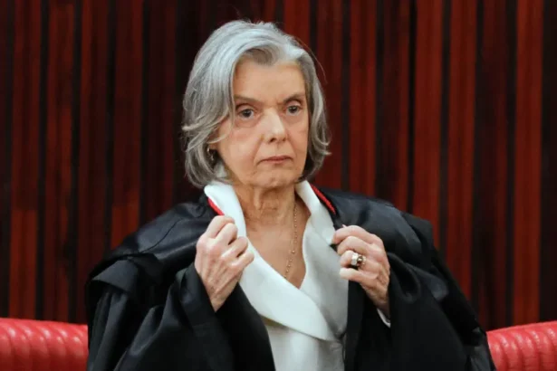 Cármen cobra fim do teletrabalho na Justiça Eleitoral em reunião sobre regras de conduta