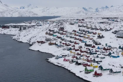 Reunião nos EUA discute futuro da Groenlândia após pressão de Trump