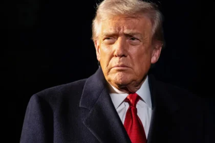 EUA: Promotores renunciam após morte de mulher pelo ICE