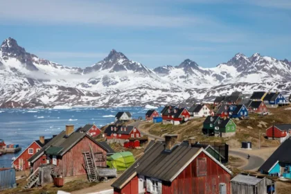 EUA considera pagar até US$ 100 mil a habitantes da Groenlândia para anexar ilha, diz agência