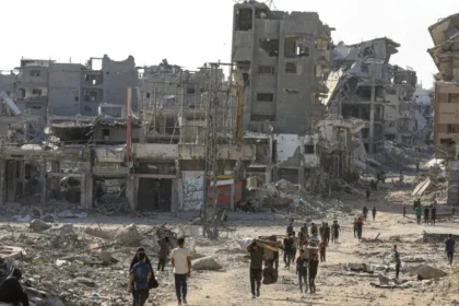 Plano de Trump para reconstruir Gaza prevê arranha-céus à beira-mar