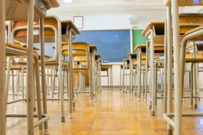 STF derruba lei que criou Programa Escola Sem Partido no Paraná