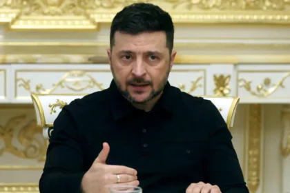 França e Reino Unido aprovam força de paz para Ucrânia