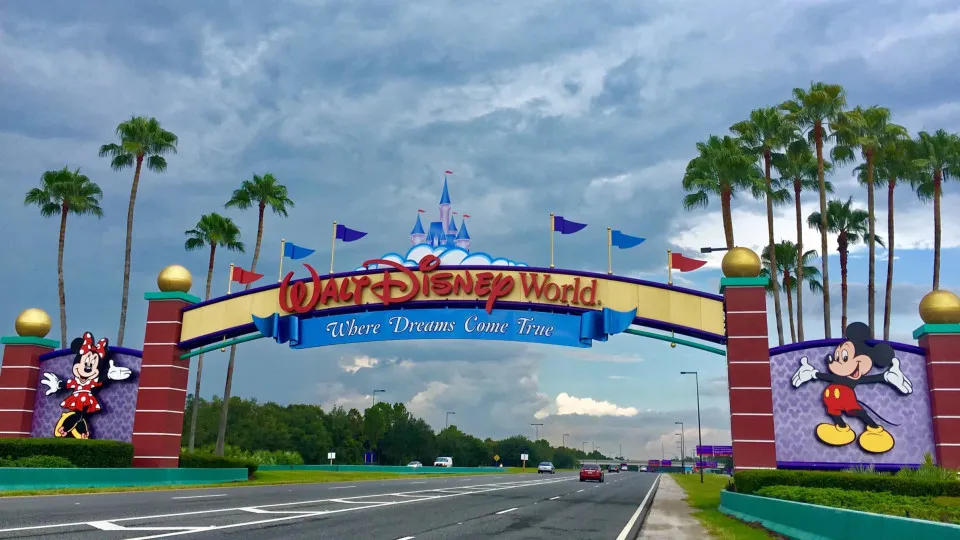 Homem é encontrado morto em estacionamento do Walt Disney World