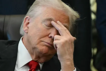 Trump anuncia tarifa global de 10% para contornar IEEPA após decisão da Suprema Corte