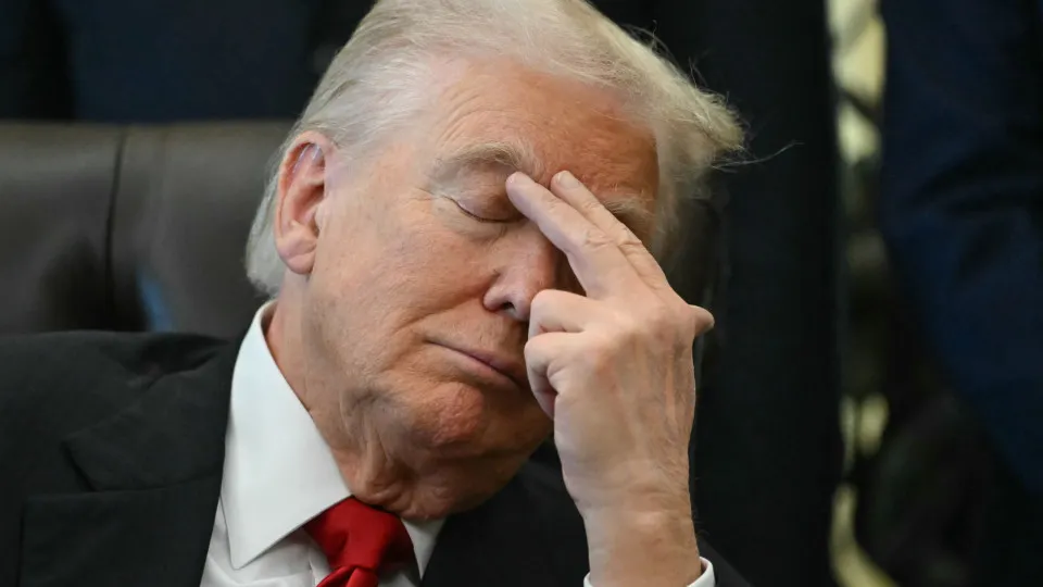 Trump anuncia tarifa global de 10% para contornar IEEPA após decisão da Suprema Corte