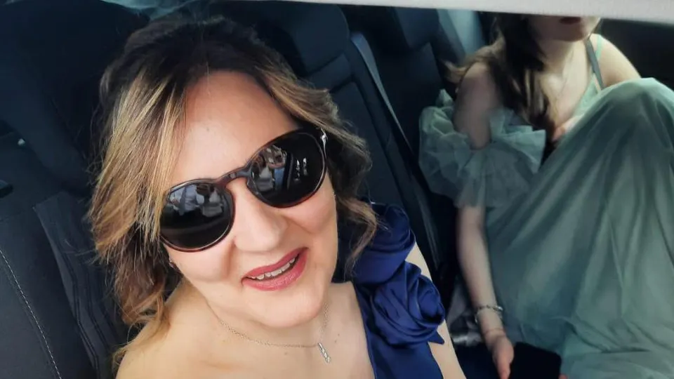 Mãe e filha morrem após refeição contaminada; médicos são investigados