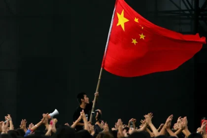 China pede aos EUA a libertação imediata de Maduro e sua esposa