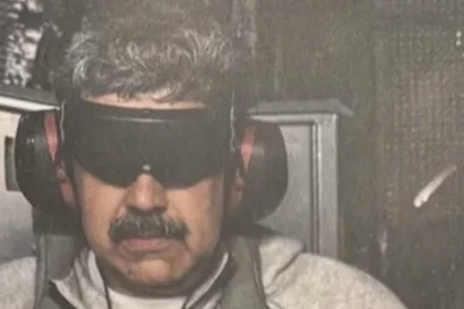 Trump divulga foto de Maduro vendado após captura