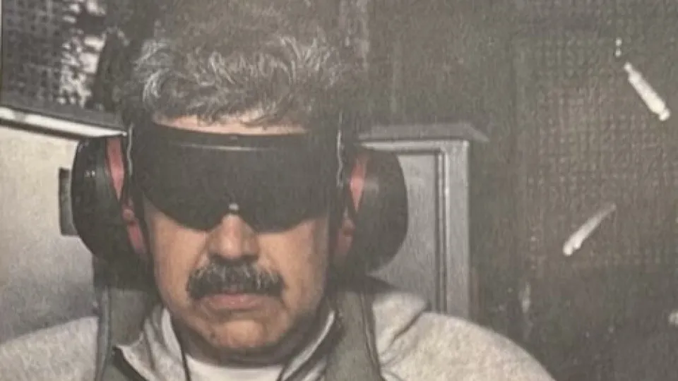 Trump divulga foto de Maduro vendado após captura