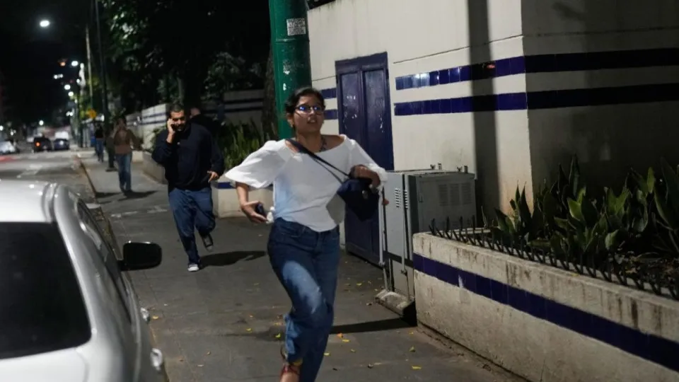 EUA teriam atacado base aérea e forte em Caracas e mais 3 estados