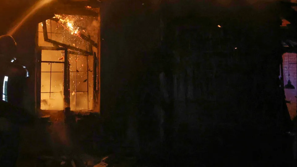 Vídeo mostra começo de incêndio em Crans-Montana; 40 pessoas morreram