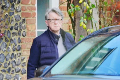 Ex-embaixador nos EUA é preso após revelações do caso Epstein