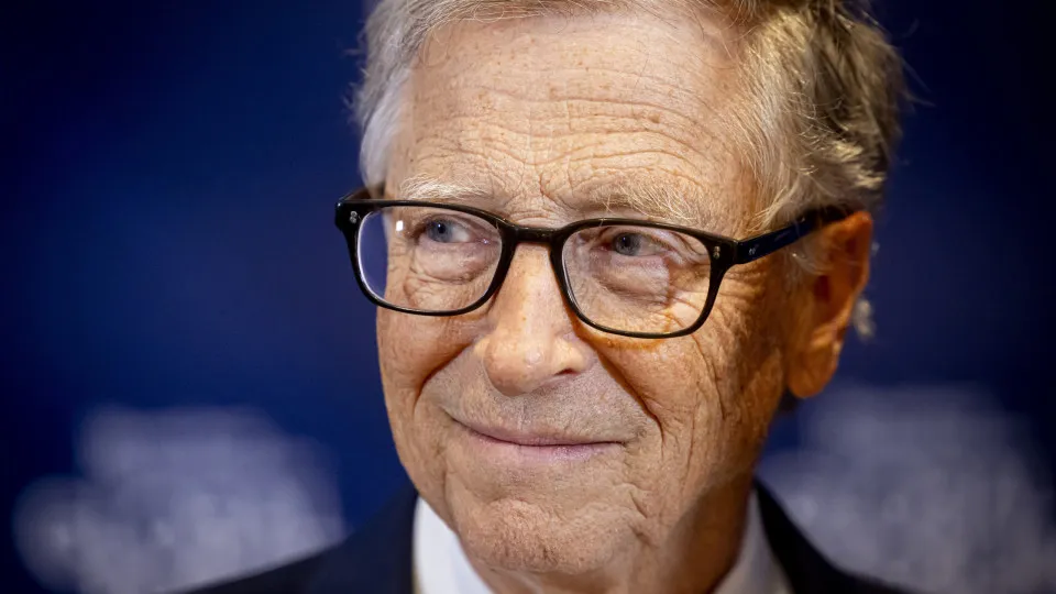Bill Gates admite casos com russas, mas nega crimes ligados a Epstein