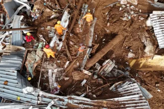 Sobe para 49 número de mortos em Juiz de Fora e Ubá