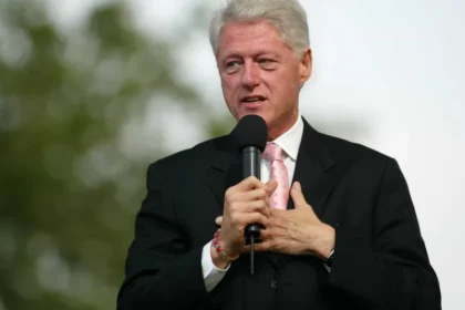 Ex-presidente Bill Clinton depõe hoje ao Congresso dos EUA em caso Epstein