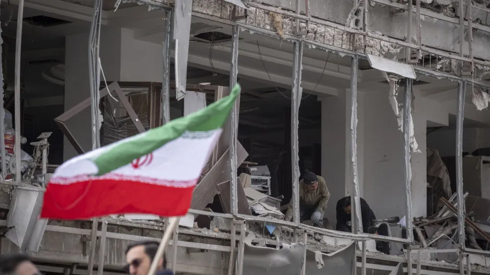 Irã promete que inimigos não estarão a salvo