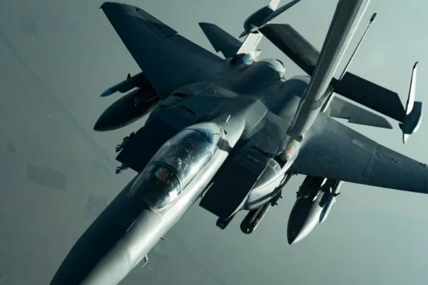 Três caças norte-americanos são abatidos