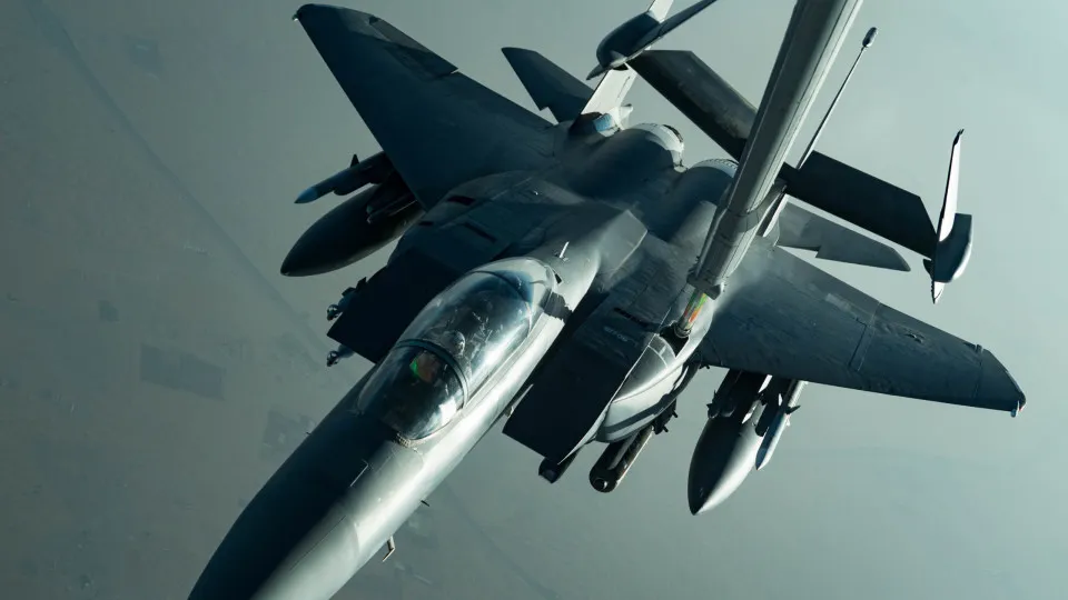 Três caças norte-americanos são abatidos