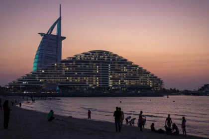 Brasileira em navio de cruzeiro relata tensão em Dubai