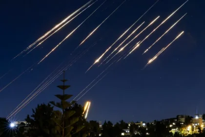 Israel lança nova onda de ataques contra o Irã