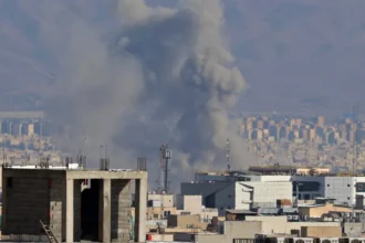 EUA e Israel ampliam ataques em nova fase da guerra no Irã