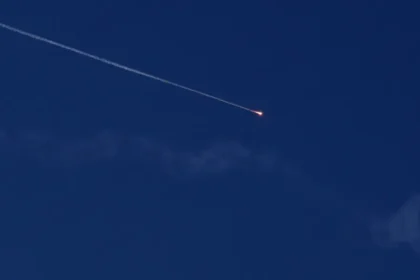 Israel bombardeia Teerã no oitavo dia da guerra