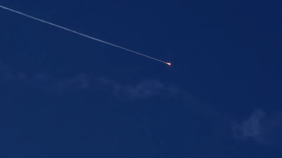 Israel bombardeia Teerã no oitavo dia da guerra