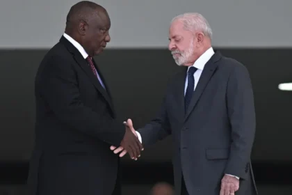 Lula defende reforço da defesa nacional e alerta para risco de invasão