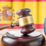 Mulher é morta com 16 facadas; acusado diz que ela caiu sobre faca