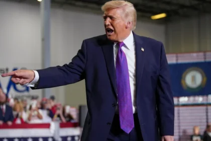 Trump volta a ameaçar Irã e chama rivais de “canalhas desvairados”