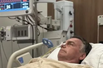 Bolsonaro é internado em UTI hospitalar com broncopneumonia bilateral