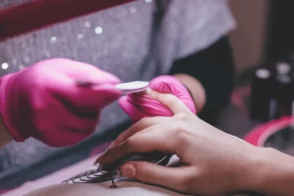 Anvisa recolhe esmaltes em gel com substância proibida