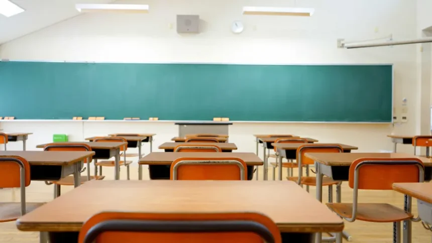 Governo anuncia R$ 60 milhões para reconstrução de escolas em MG