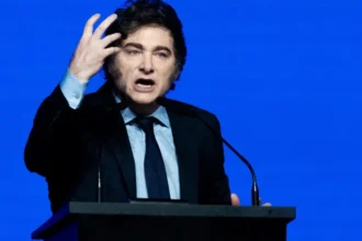 Investigações contradizem explicações de Javier Milei sobre escândalo com criptomoeda