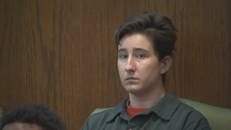 Mãe tira proteção de janela e filho cai do 17.º andar de prédio nos EUA