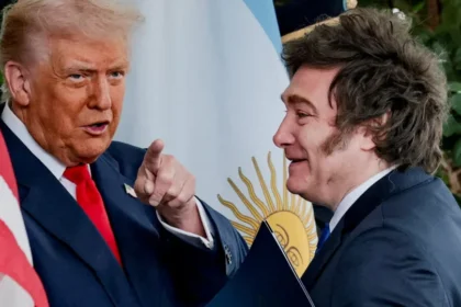 Milei presta apoio aos EUA com promessa de envio de tropas ao Oriente Médio