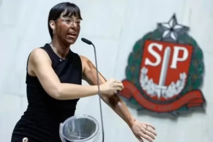 Deputados pedem cassação de Fabiana Bolsonaro por blackface na Alesp