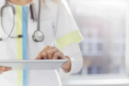 MEC pune mais de 50 cursos de medicina por desempenho insuficiente