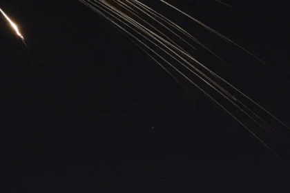 Países do Golfo interceptam mísseis e drones após ataques do Irã