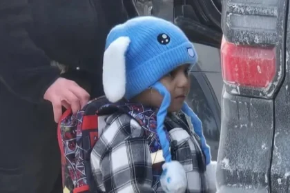 Justiça nega asilo a menino detido pelo ICE e família será deportada