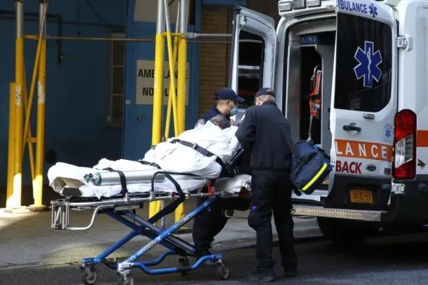 Estudo revela que mais de 150 mil mortes por covid-19 não foram contabilizadas nos EUA