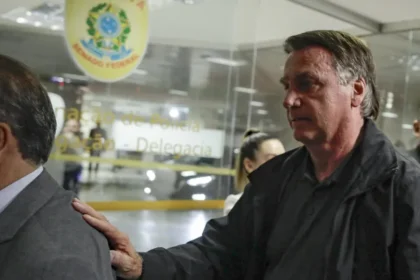 PGR dá parecer favorável à prisão domiciliar de Bolsonaro