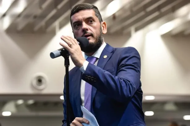 TSE determina cassação imediata de mandato de Rodrigo Bacellar, presidente da Alerj