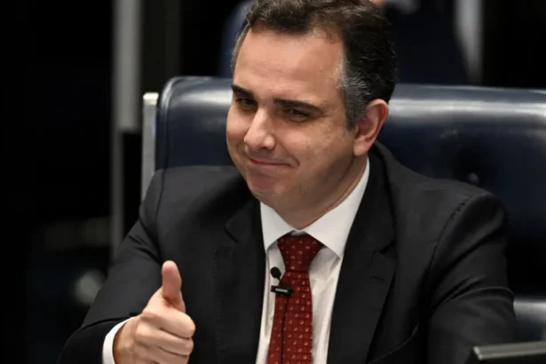 MDB pressiona Pacheco a entrar no partido de olho em palanque forte em MG